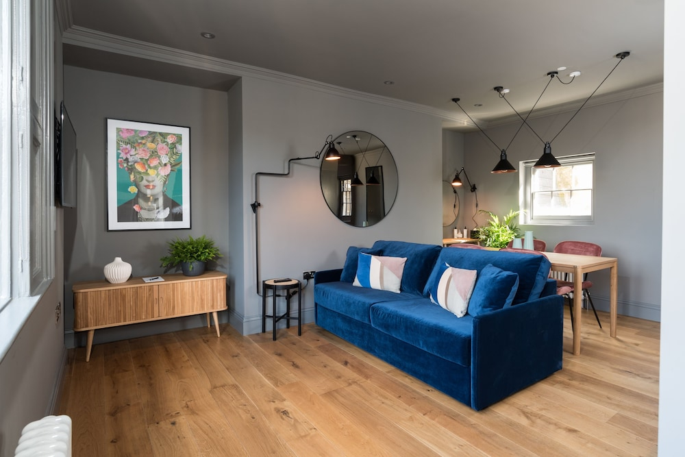Hiding Space - Trim Street Apartments