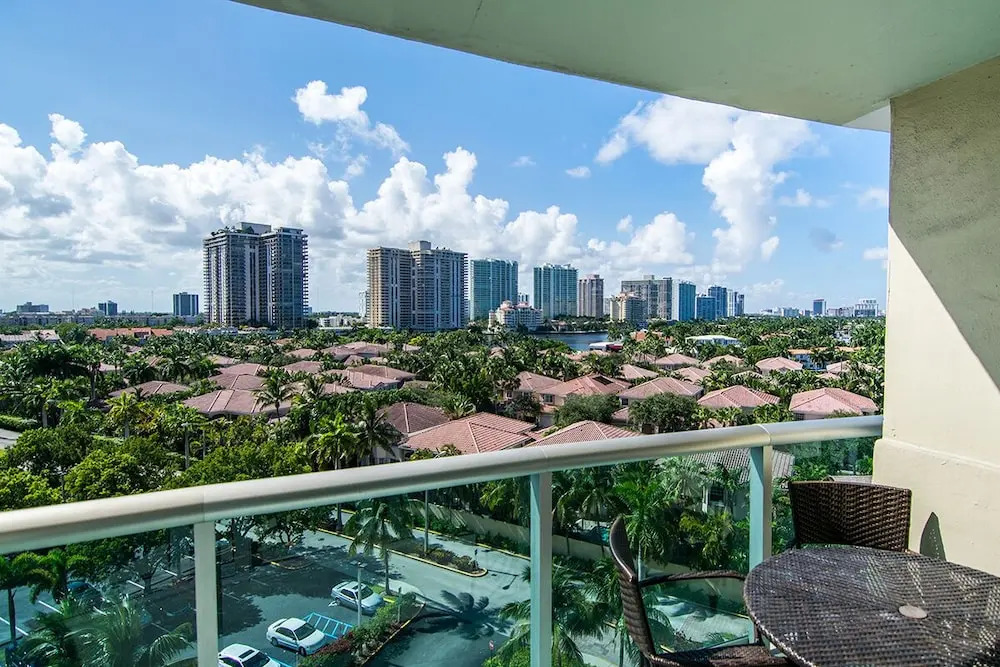 O. Reserve Condominium 2 Bedrooms 2 Bathrooms Condo