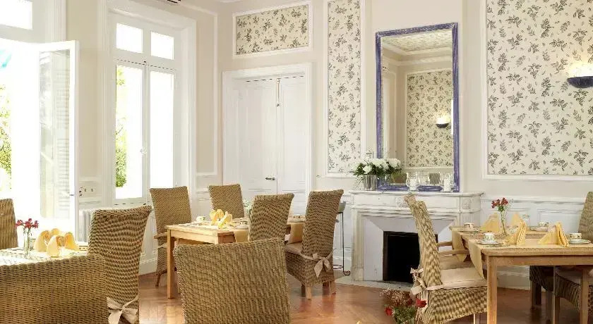 Romantik Hôtel La Chêneraie