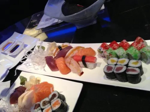 Yumi Hotel Sushi-Steaks & Friends