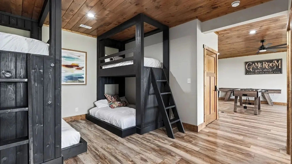 Priddy Secluded by Avantstay Hot Tub + Expansive Deck + Game Room + Home Theater