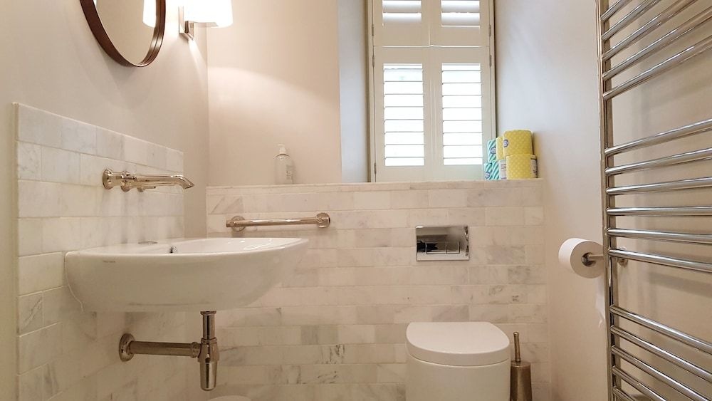Grand Edinburgh Castlehill Apartment