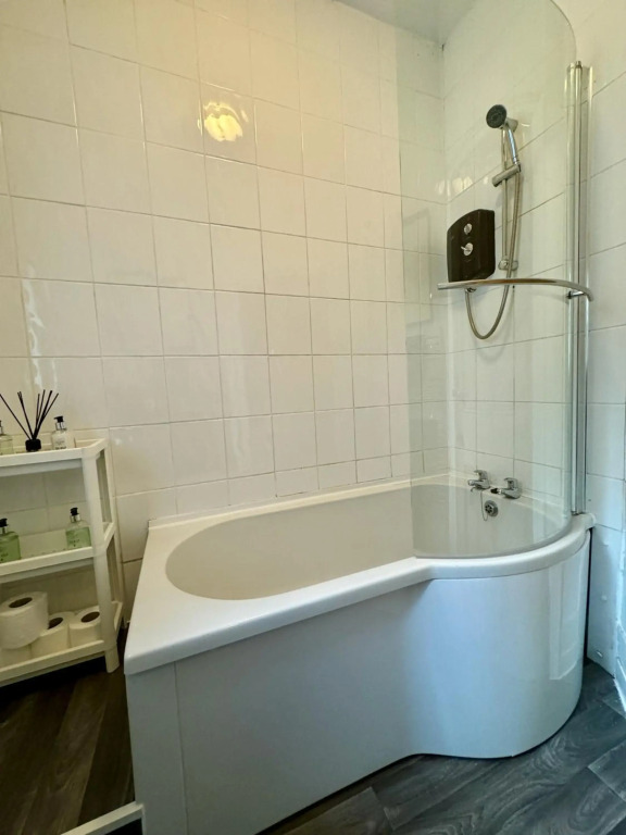 Large CityCentre Townhouse & Hot Tub, Pool Table and Offroad Parking