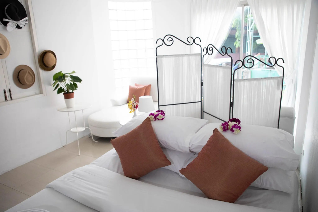 Waterside Boutique Hotel