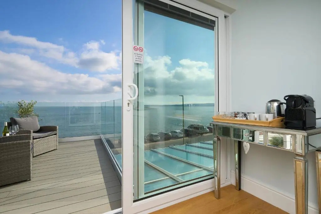 Channel View Boutique Hotel