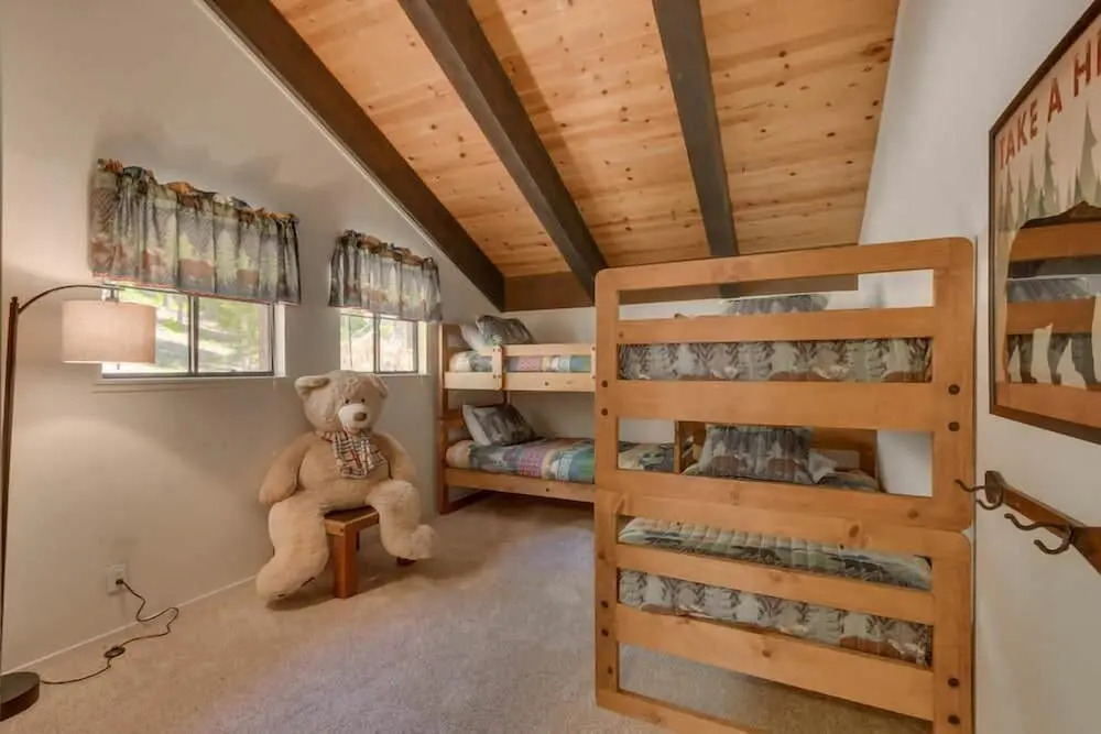 The Knotty Bear - Three Bedroom Home