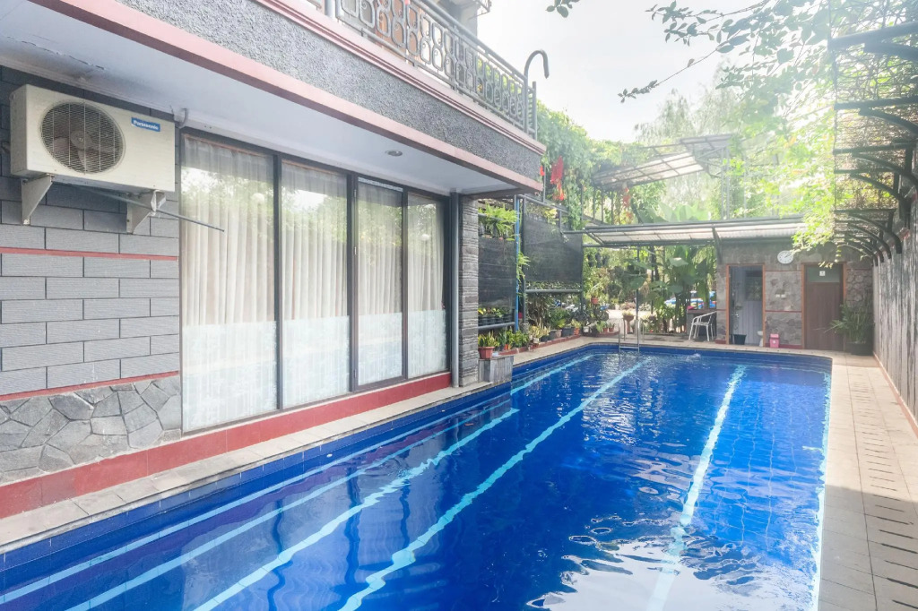 Urbanview Hotel Villa Surya Bandung