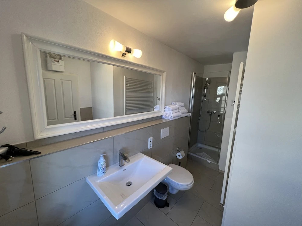 SUITE & APART