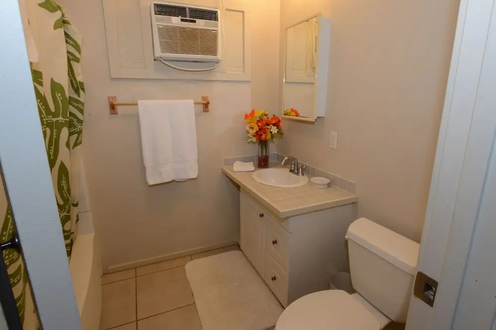 Waimanalo Beach Cottages