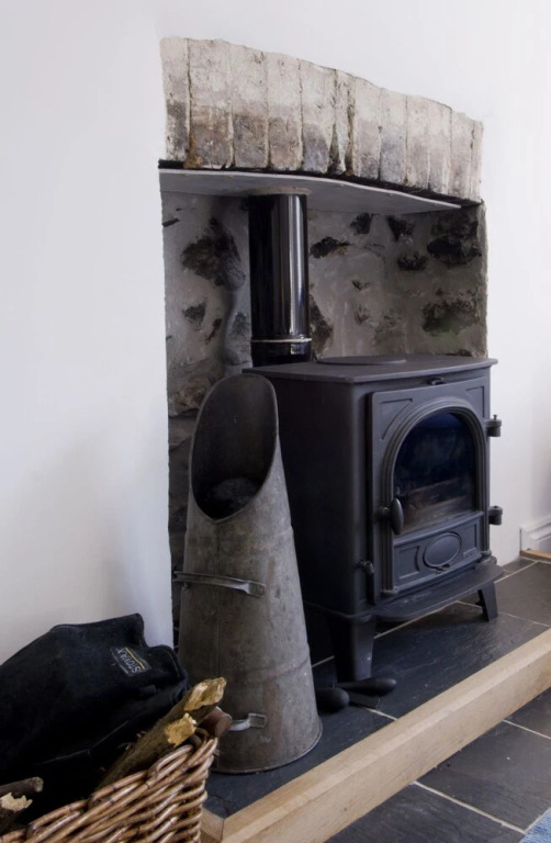 Bronfelin & Troed-y-Rhiw Holiday Cottage