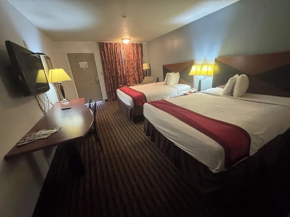 Budget Host Inn