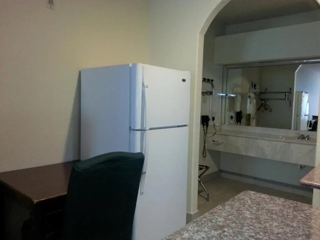 Scottish Inn & Suites