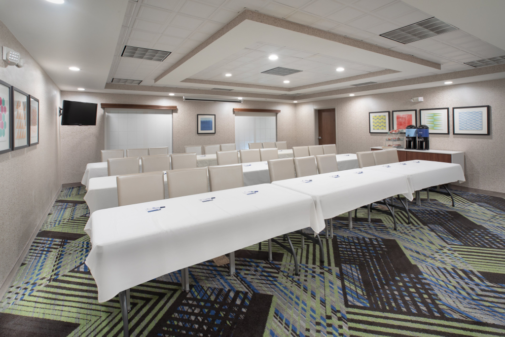 Holiday Inn Express Hotel & Suites Longmont by IHG