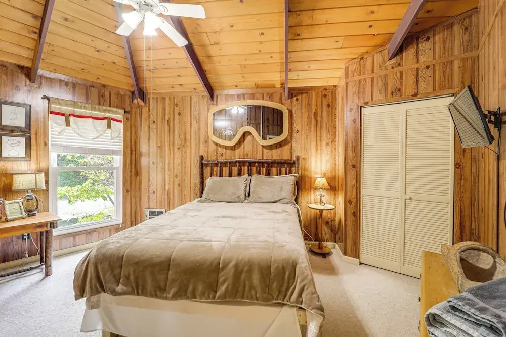 Ski, Hike! Family-friendly Beech Mtn Cabin w/ Deck