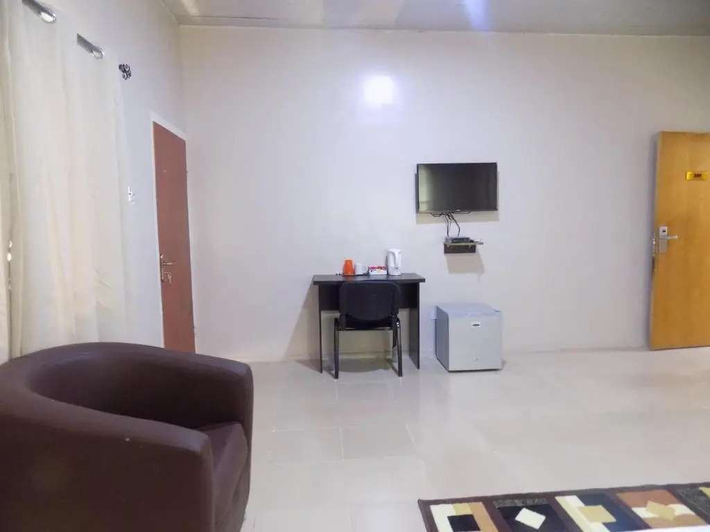 Posh Hotel and Suites Ikeja