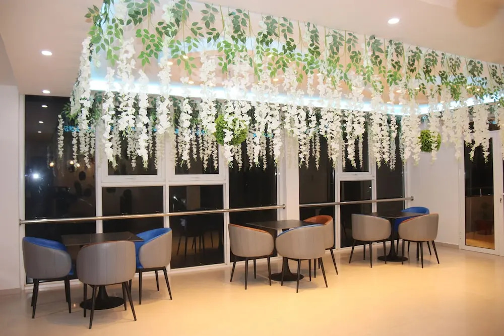 Harys Aparthotel