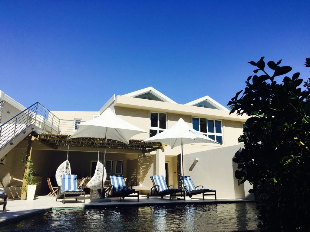 Abalone Guest Lodge