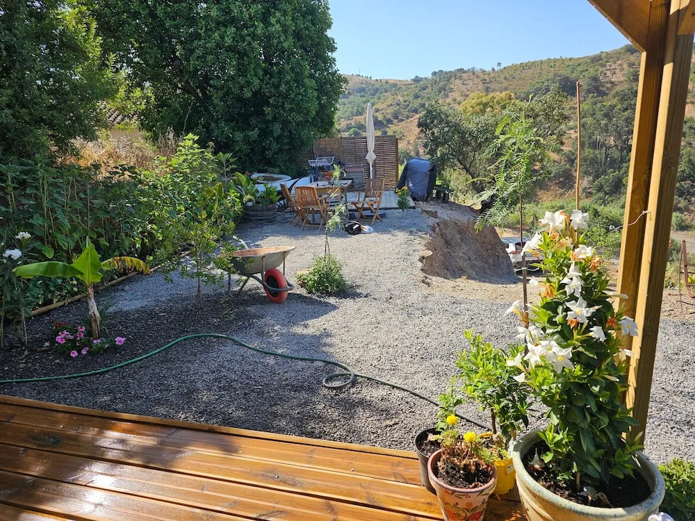 Cabin Sleeps 2 With Enclosed Garden
