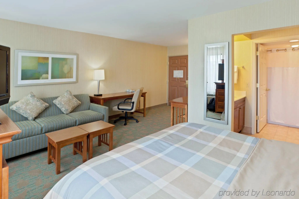 Staybridge Suites Tysons - McLean by IHG