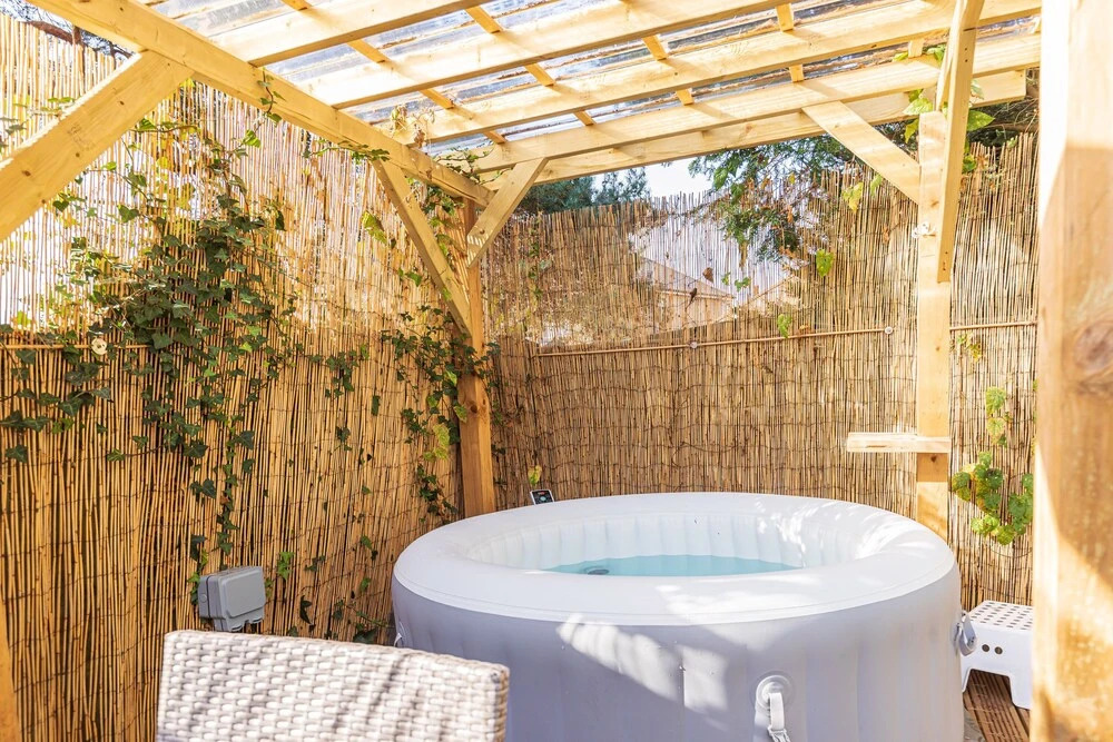 The Christchurch Hideaway, Hot Tub , 2 Bedrooms