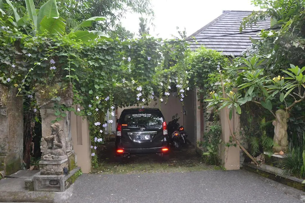 Tri Sandhya Villa