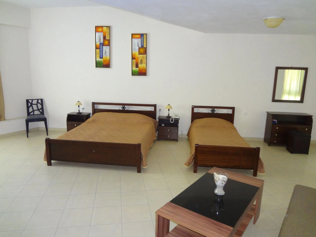 Avra Beach Hotel