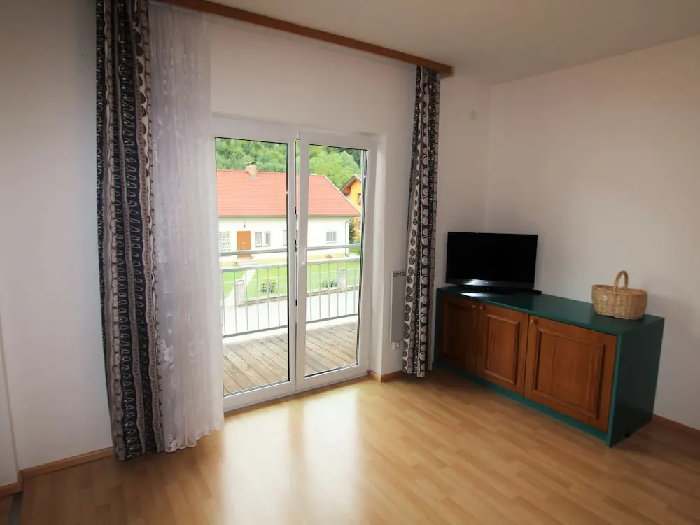Comfy Apartment With Garden, Balcony, Bbq,table Tennis Table