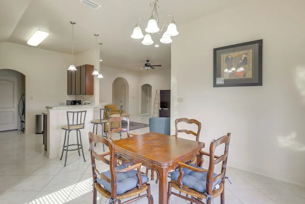 Easy Living in Brownsville! Home Near Med Center