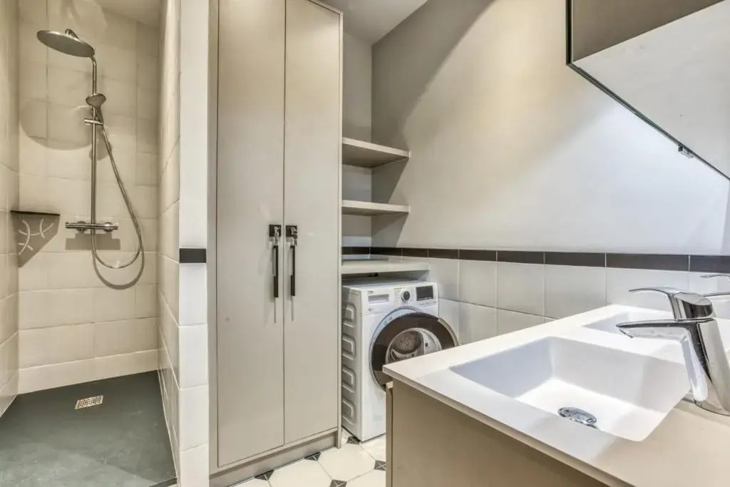 Majestic Broadway - 4 star apartment with spectacular views