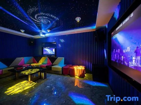 Jiuyan Bird's Nest Hotel
