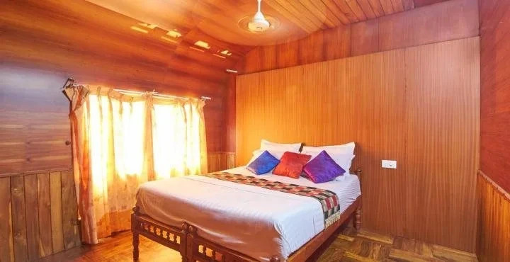 Abad Premium House Boat