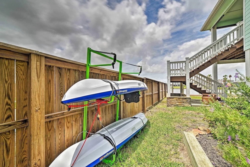 Waterfront Rockport Home w/ Deck & Boat Ramp!