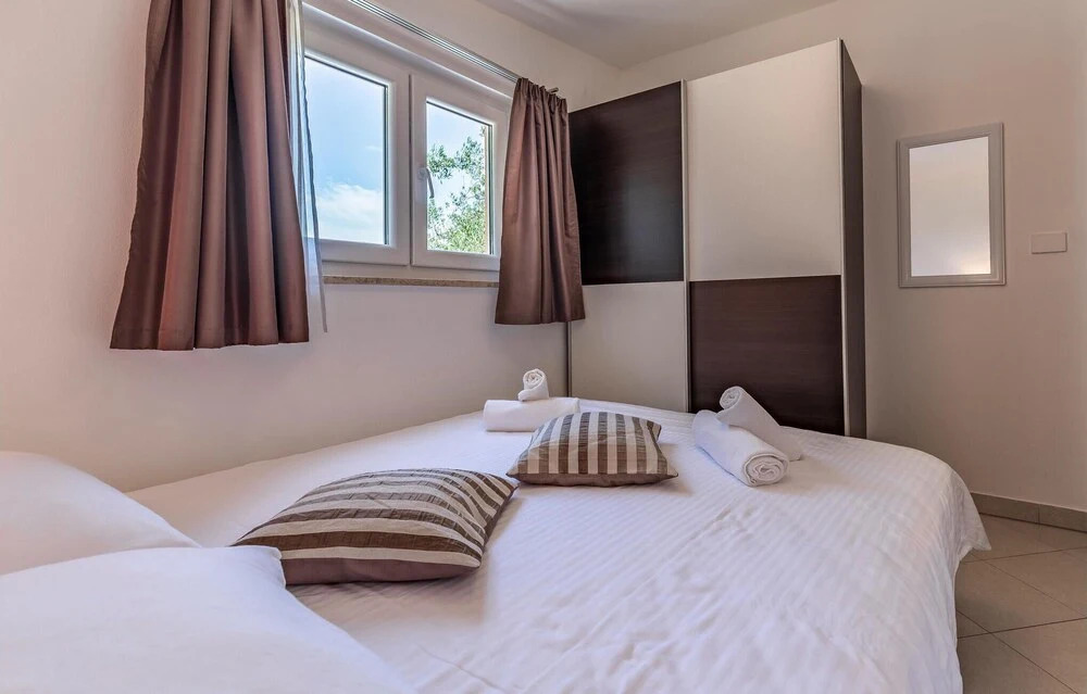 Nice Home in Banjole With Wifi and 1 Bedrooms