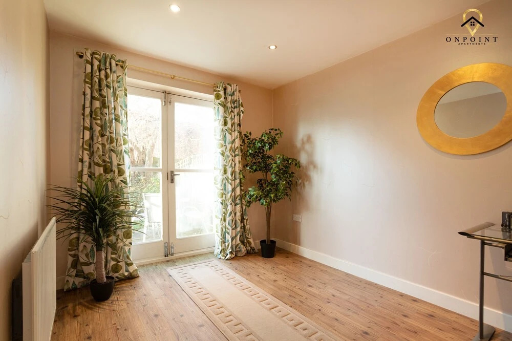 Captivating & Comfy 3 Bed Home 2Parking