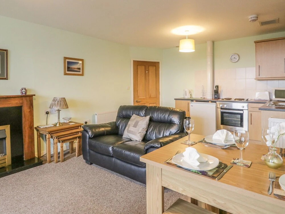 2 Park Nook Close