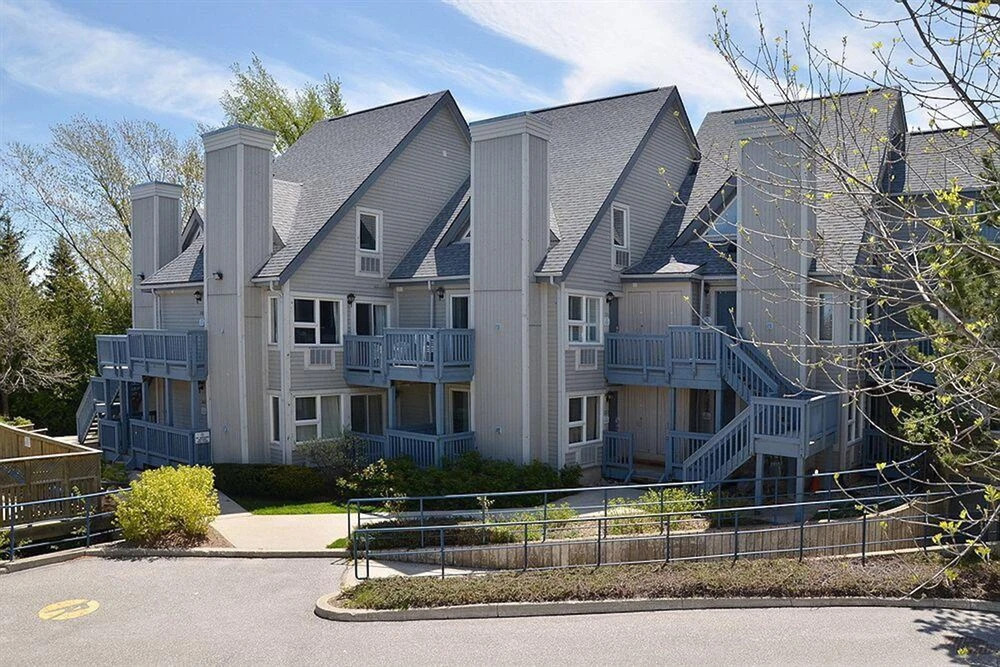 Classy Mountainside Studio - 403