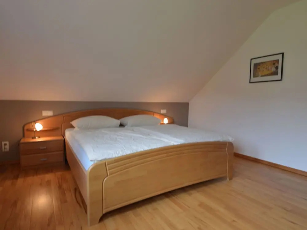 Well-Maintained Holiday Home on a Vineyard near Town Center