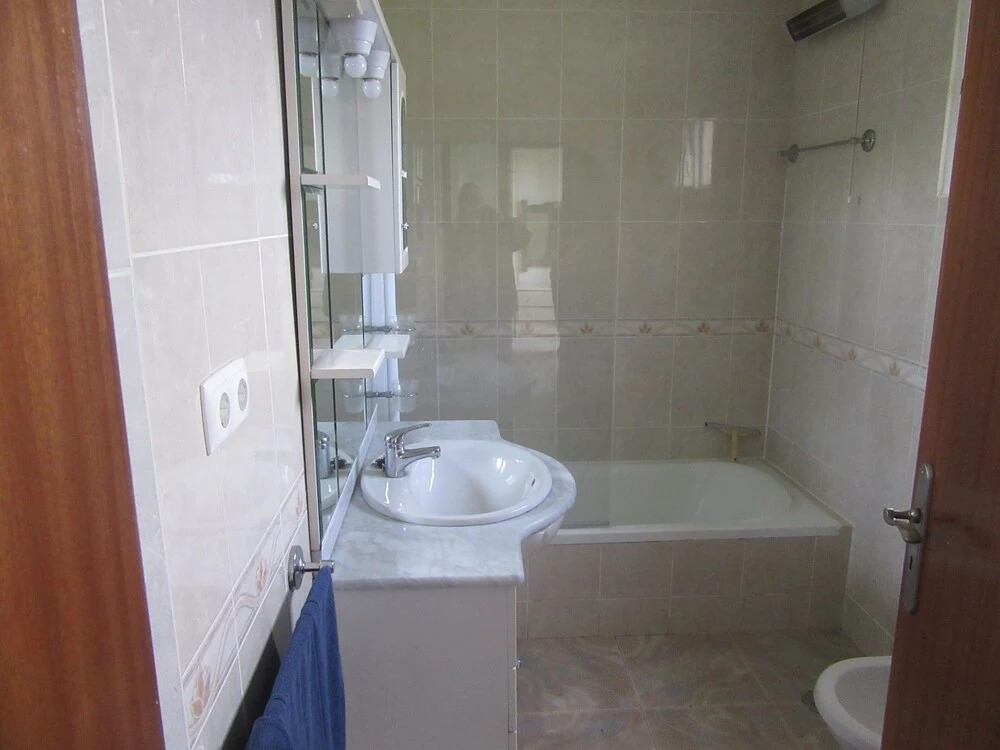 5-bed Villa for Families in Prazeres Free Parking