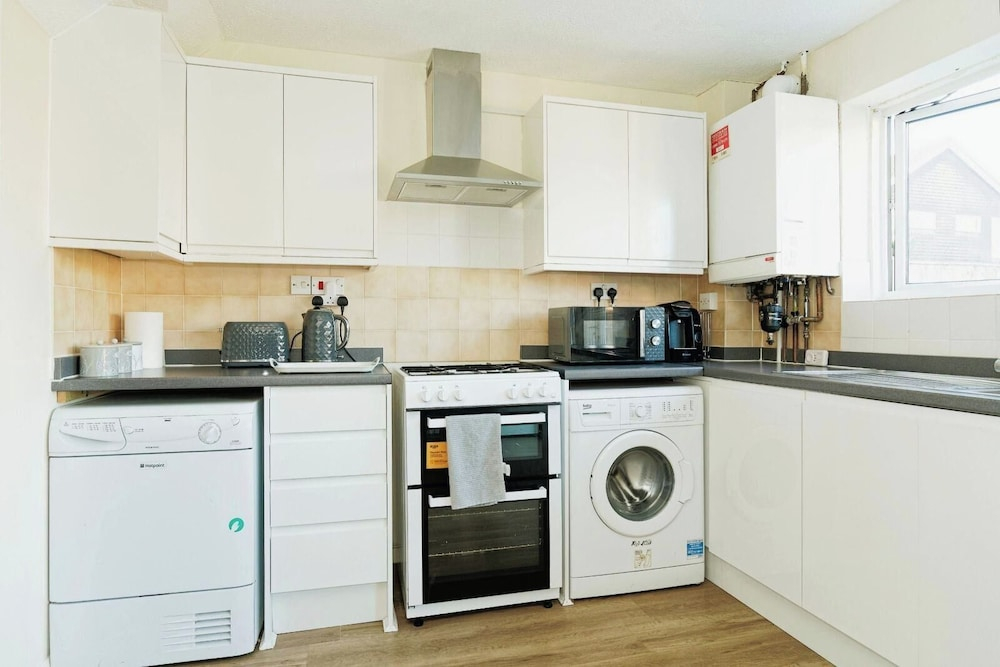 Charming 3 Bedroom House Near Canterbury Centre