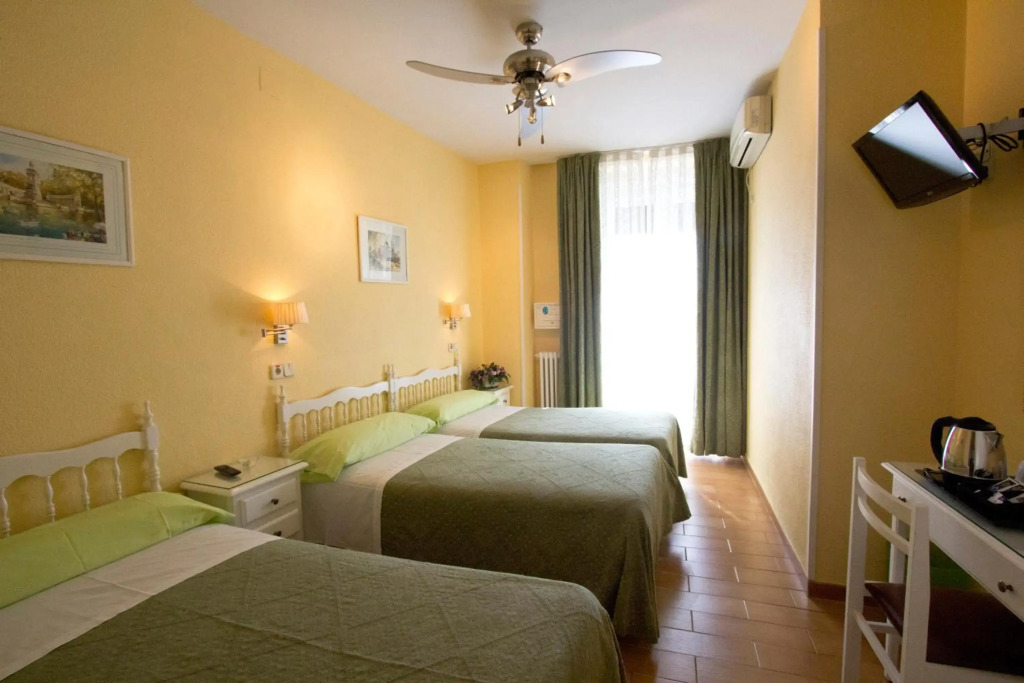 Hostal Los Alpes