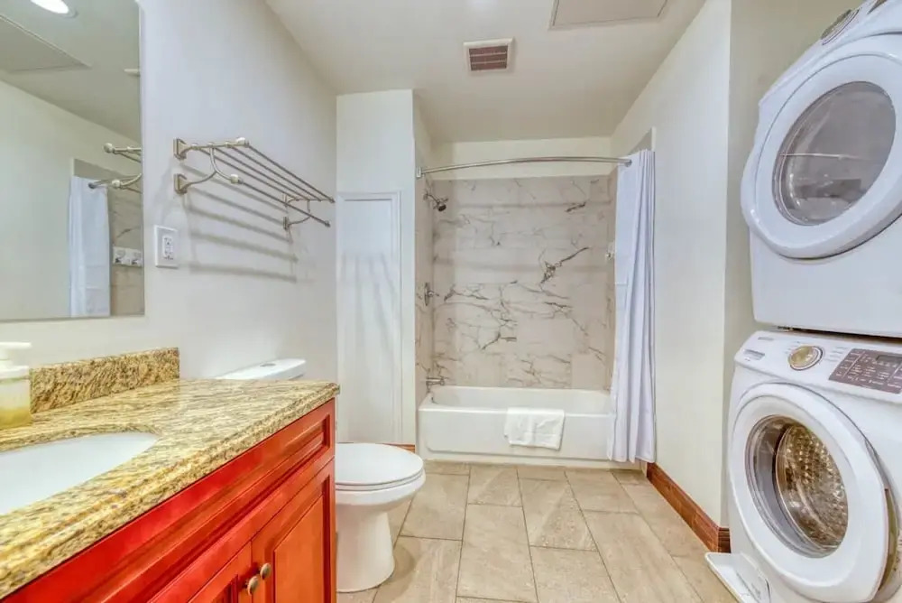 Sosuite 2BR Apt w W D Gym On-site Restaurant