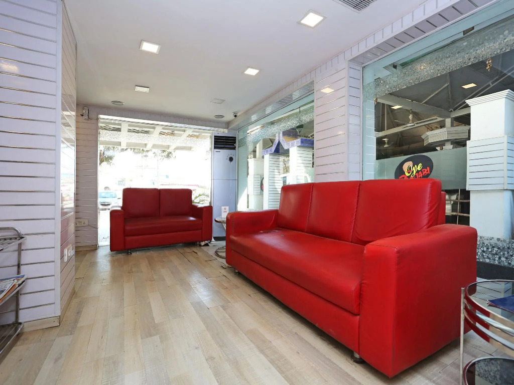OYO 10690 Florence Hotel