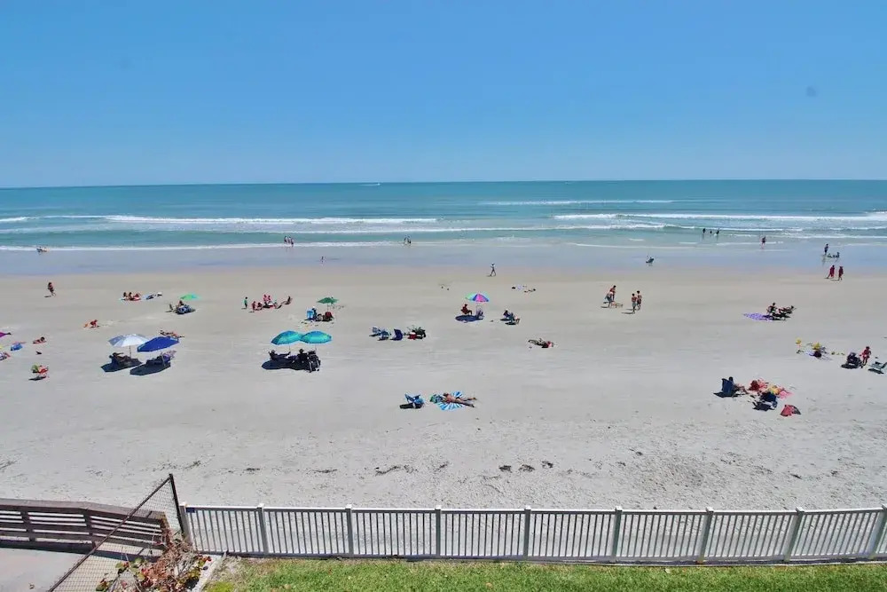 Point East 301