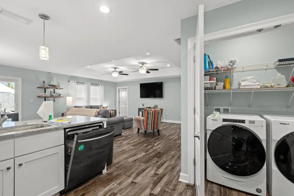 Coral Cabana - 3BD 2BA Home Close to Beach w/ Optional Golf Cart!