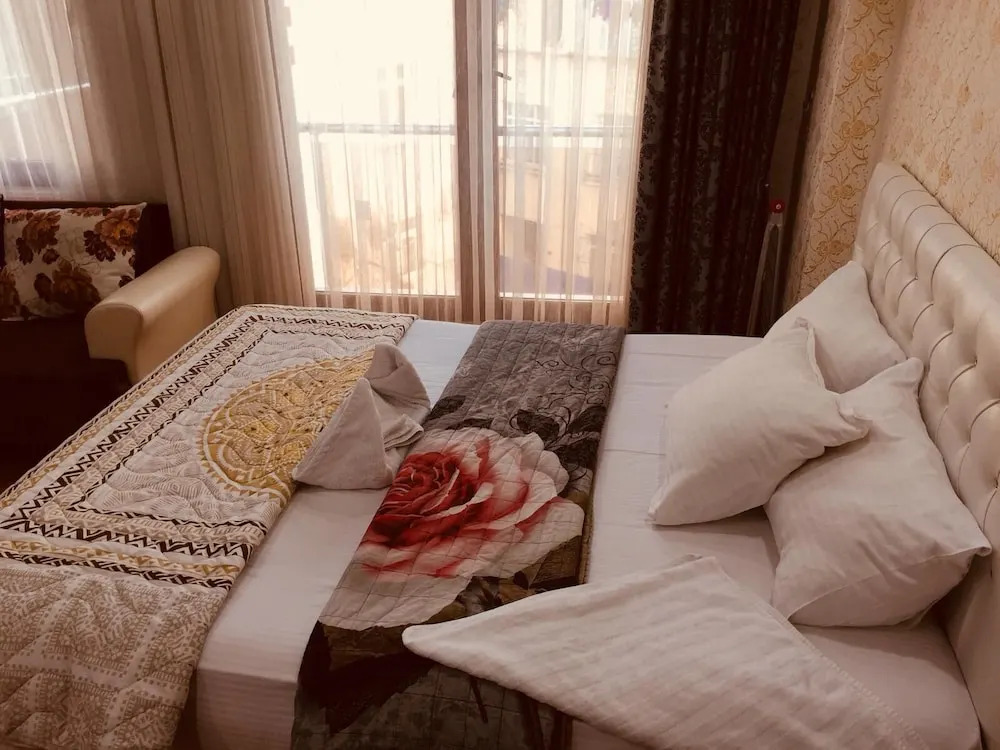Deluxe Royal Apart