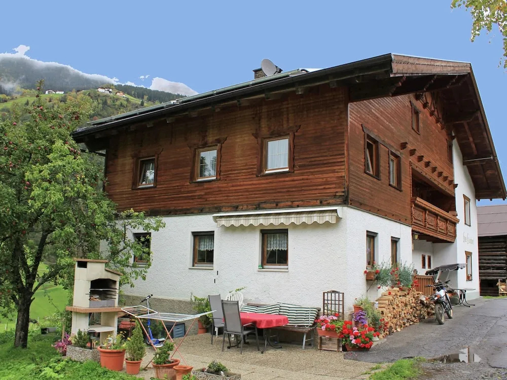 Apartment in See near Ski Slopes