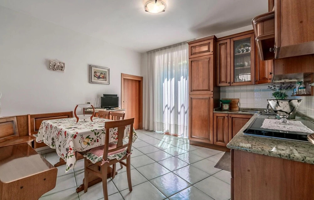 Beautiful Home In Belsito With Wifi