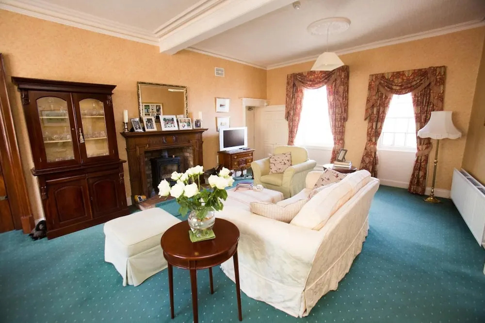 Dufferin Coaching Inn