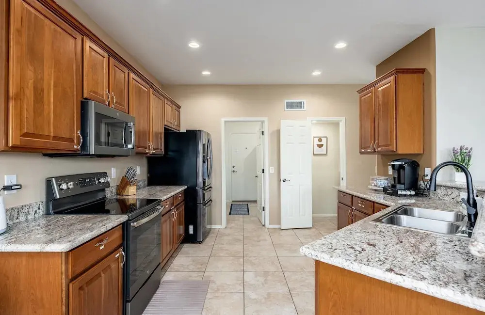 Gold Canyon Golfer's Getaway w/ Scenic Views!
