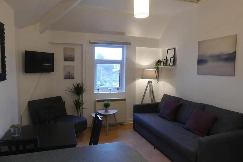 Space For Groups, 10 mins from centre with parking!
